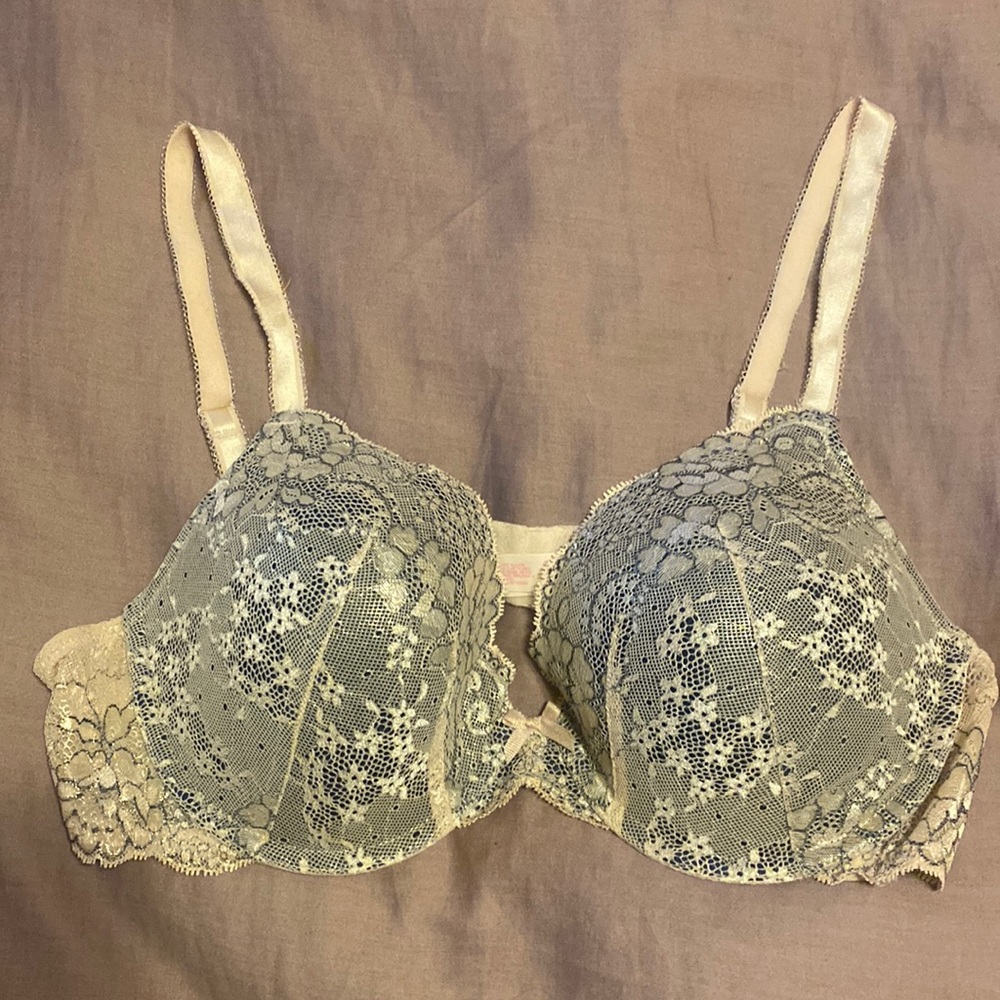 Victoria’s Secret Dream Angels Perfect Coverage 38C underwire shaped bra